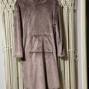 32 Degrees “Snuggie”